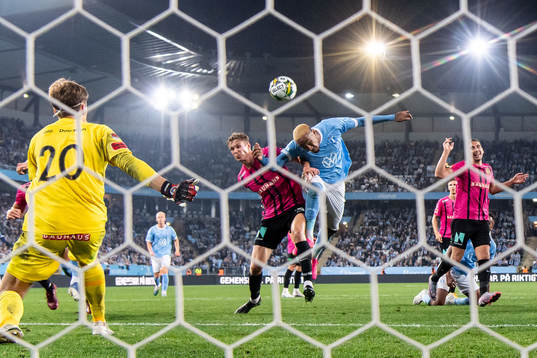 Malmö FFs Derek Cornelius oroar mot Brommapojkarnas