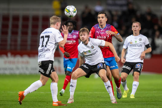 Örebros Niclas Bergmark och Helsingborgs Lucas Lima