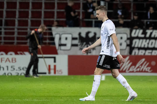Örebros Jake Larsson deppar