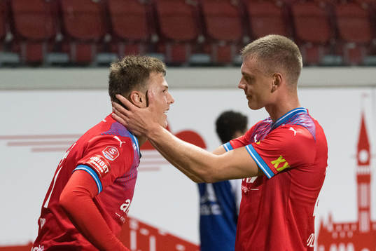 Helsingborgs Erik Ring och Dennis Olsson jublar