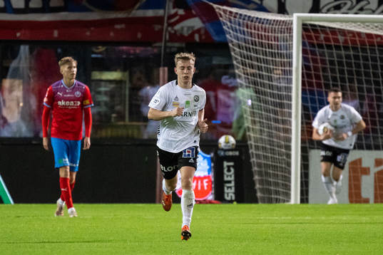 Örebros Valgeir Valgeirsson jublar
