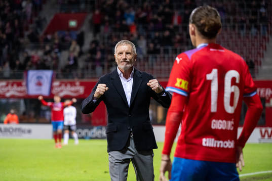 Helsingborgs tränare Stuart Baxter jublar