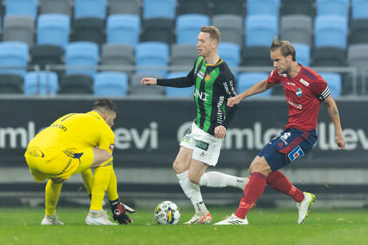 Östers målvakt Miloje Prekovic och Månz Berg mot GAIS