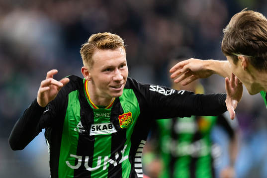 GAIS Julius Lindberg jublar ihop med Axel Henriksson