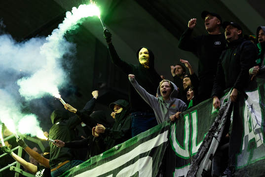 GAIS supportrar jublar