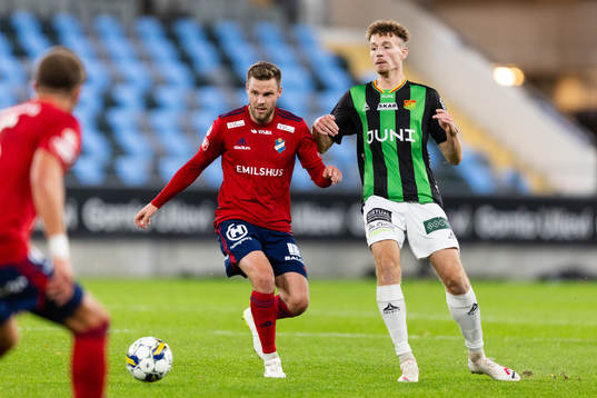 Östers Niklas Söderberg och GAIS Anes Cardaklija