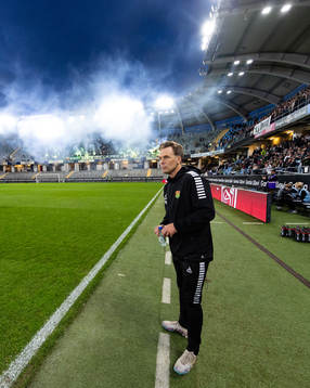 GAIS tränare Fredrik Holmberg innan fotbollsmatchen i