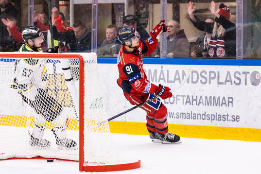 Västerviks Alex Ciernik jublar