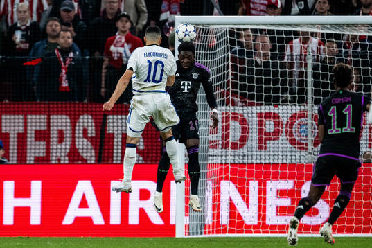 Mohamed Elyounoussi of Copenhagen and Alphonso Davies of