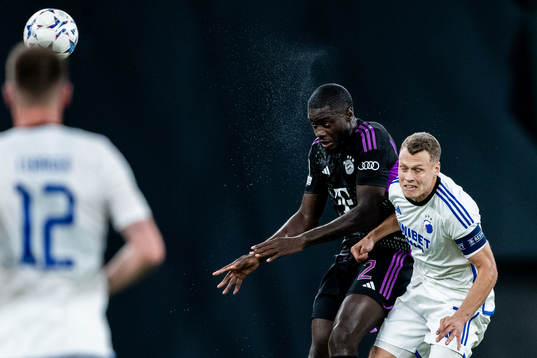 Dayot Upamecano of Bayern Munich  and Viktor Claesson of