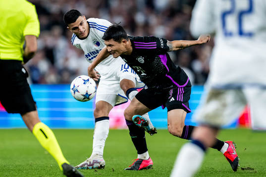 Mohamed Elyounoussi of Copenhagen and Minjae Kim of Bayern