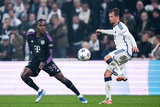 Mathys Tel of Bayern Munich and Peter Ankersen of Copenhagen
