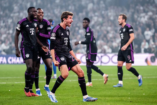 Thomas Muller of Bayern Munich celebrates