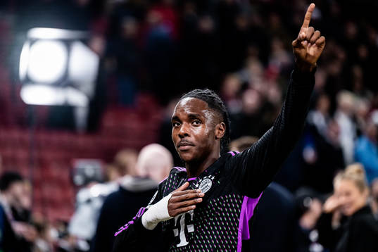 Mathys Tel of Bayern Munich celebrates