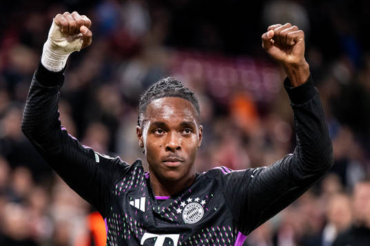 Mathys Tel of Bayern Munich celebrates