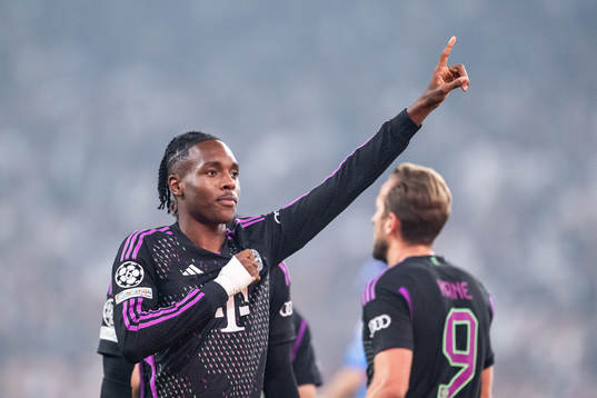 Mathys Tel of Bayern Munich celebrates
