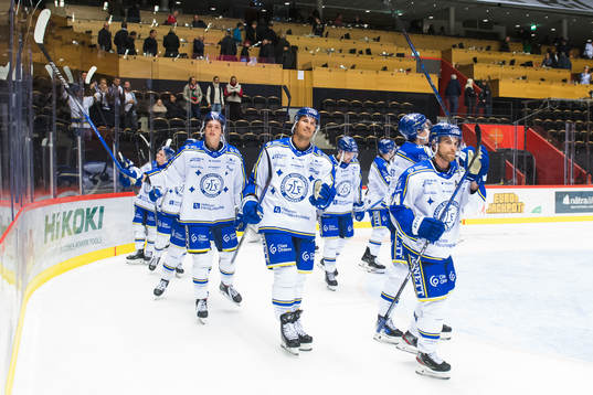 Leksands spelare jublar