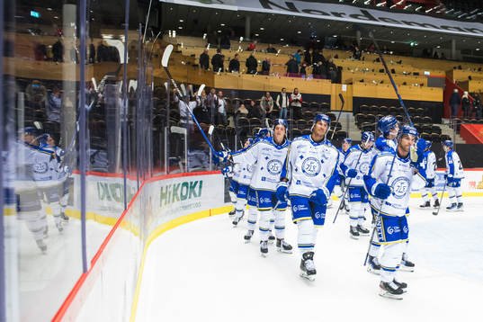 Leksands spelare jublar