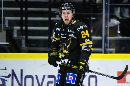 Västerås Kyle Topping reagerar