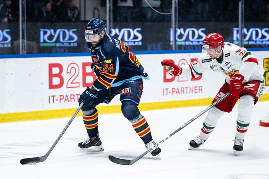 Djurgårdens Ludvig Rensfeldt och Moras Chad Yetman