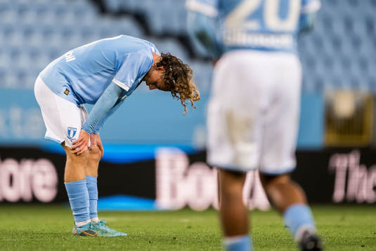 Malmö FFs Adrian Zendelovski deppar