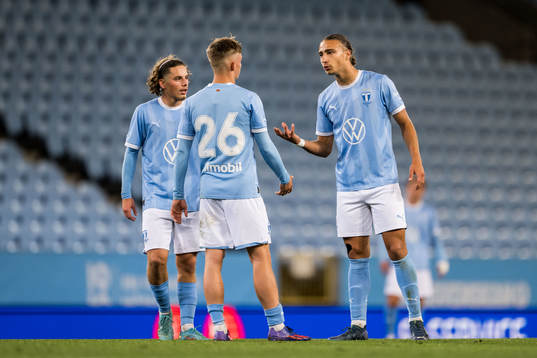 Malmö FFs Adrian Zendelovski Malmö FFs Elison Makolli