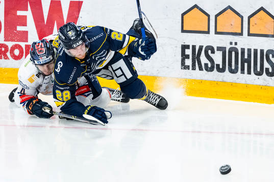 Växjös Keegan Lowe och HV71s Joonas Nättinen