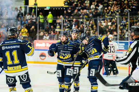 HV71s  Hugo Pettersson jublar