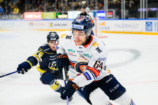 Växjös Eric Martinsson och HV71s Radan Lenc