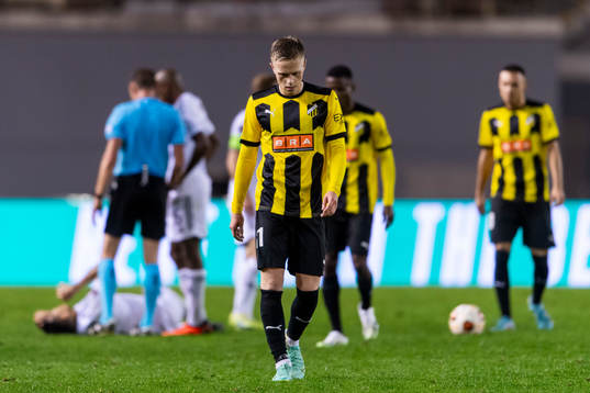 Tomas Olai Totland of Häcken looks dejected