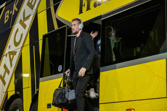 Simon Gustafson of Häcken arrives