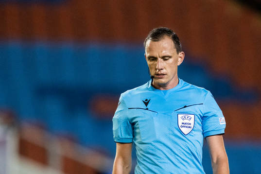 Referee Sebastian Gishamer