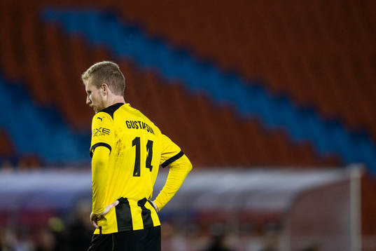 Simon Gustafson of Häcken looks dejected