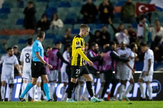 Tomas Olai Totland of Häcken looks dejected