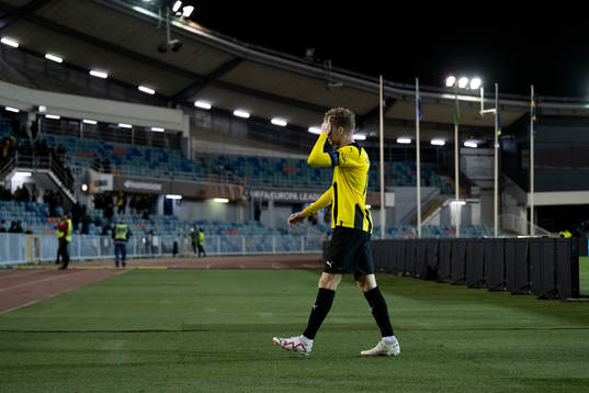 Samuel Gustafson of Häcken looks dejected