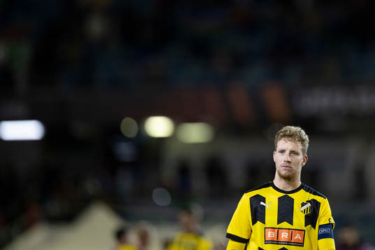 Samuel Gustafson of Häcken looks dejected