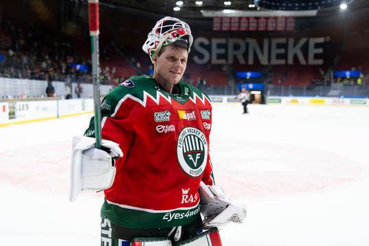 Frölundas målvakt Lars Johansson jublar
