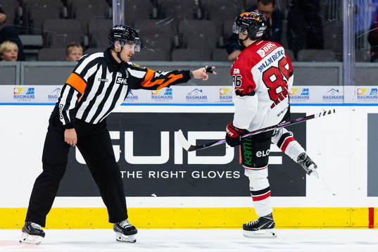 Örebros Mathias Bromé jublar