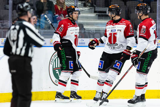 Örebros Mathias Bromé jublar