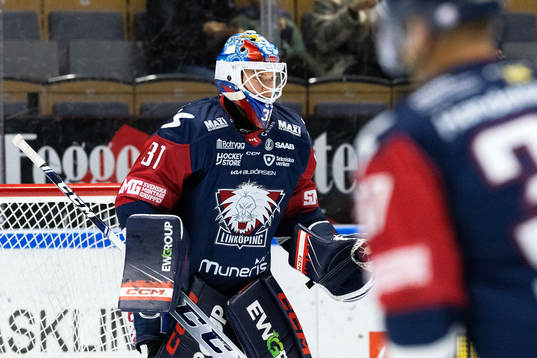 Linköpings målvakt Jesper Myrenberg på uppvärmningen