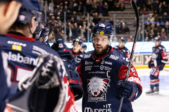 Linköpings Oscar Fantenberg jublar