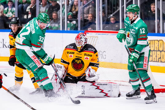 Rögles Oskar Pettersson och Brady Ferguson oroar mot