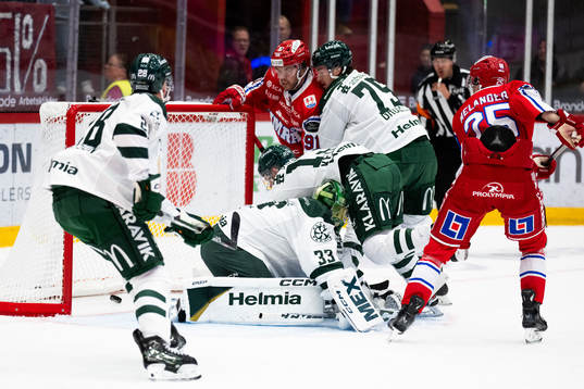 Timrås Magnus Pääjärvi gör 1-1 bakom Färjestads