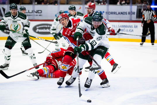 Timrås Joonas Lyytinen och Färjestads Carl Dahlström