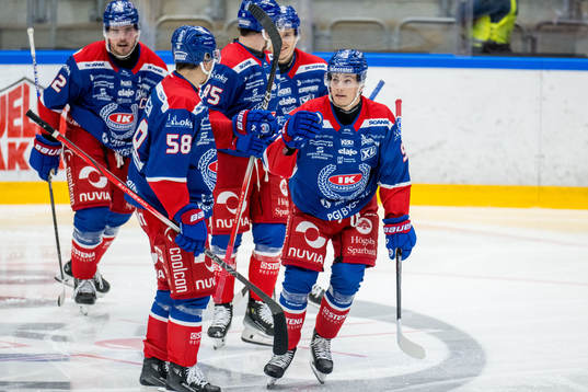 Oskarshamns Logan Hutsko jublar