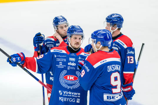 Oskarshamns Patrik Karlkvist och Ahti Oksanen samtalar