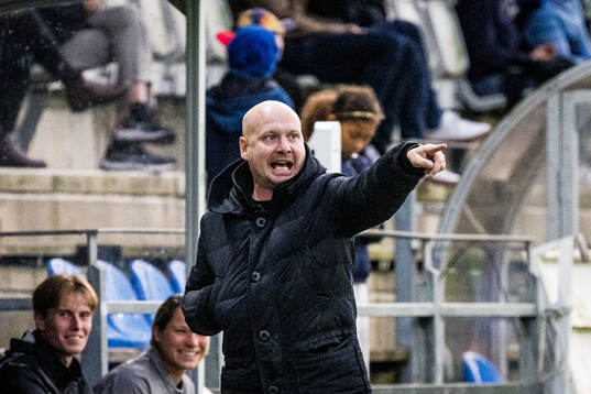 FC Rosengårds tränare Joel Kjetselberg reagerar