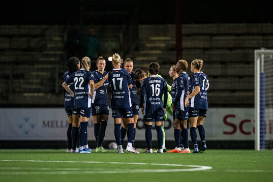Rosengårds spelare samlas