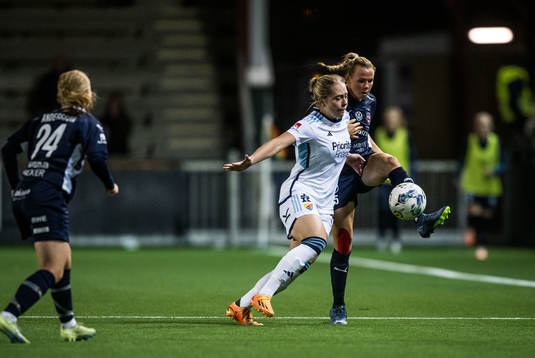 Djurgårdens Alice Bergström och FC Rosengårds Jessica Wik