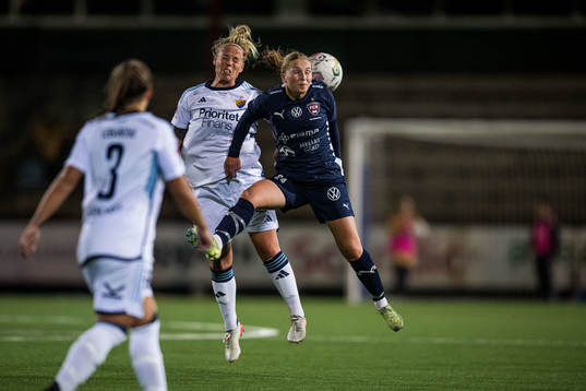 Djurgårdens Therese Åsland och FC Rosengårds Hanna